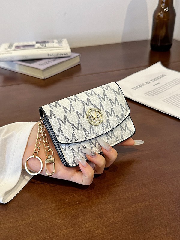 Retro Monogram Print Faux Leat - Monogram Keychain Leather recensie en prijs
